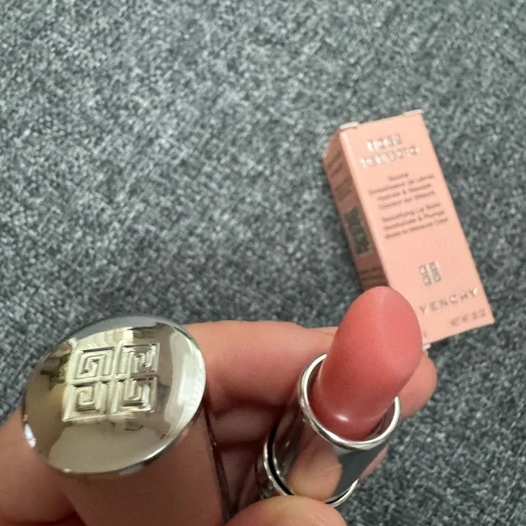 Givenchy Rose Perfecto Lip Balm 001 mini - Picture 4 of 6